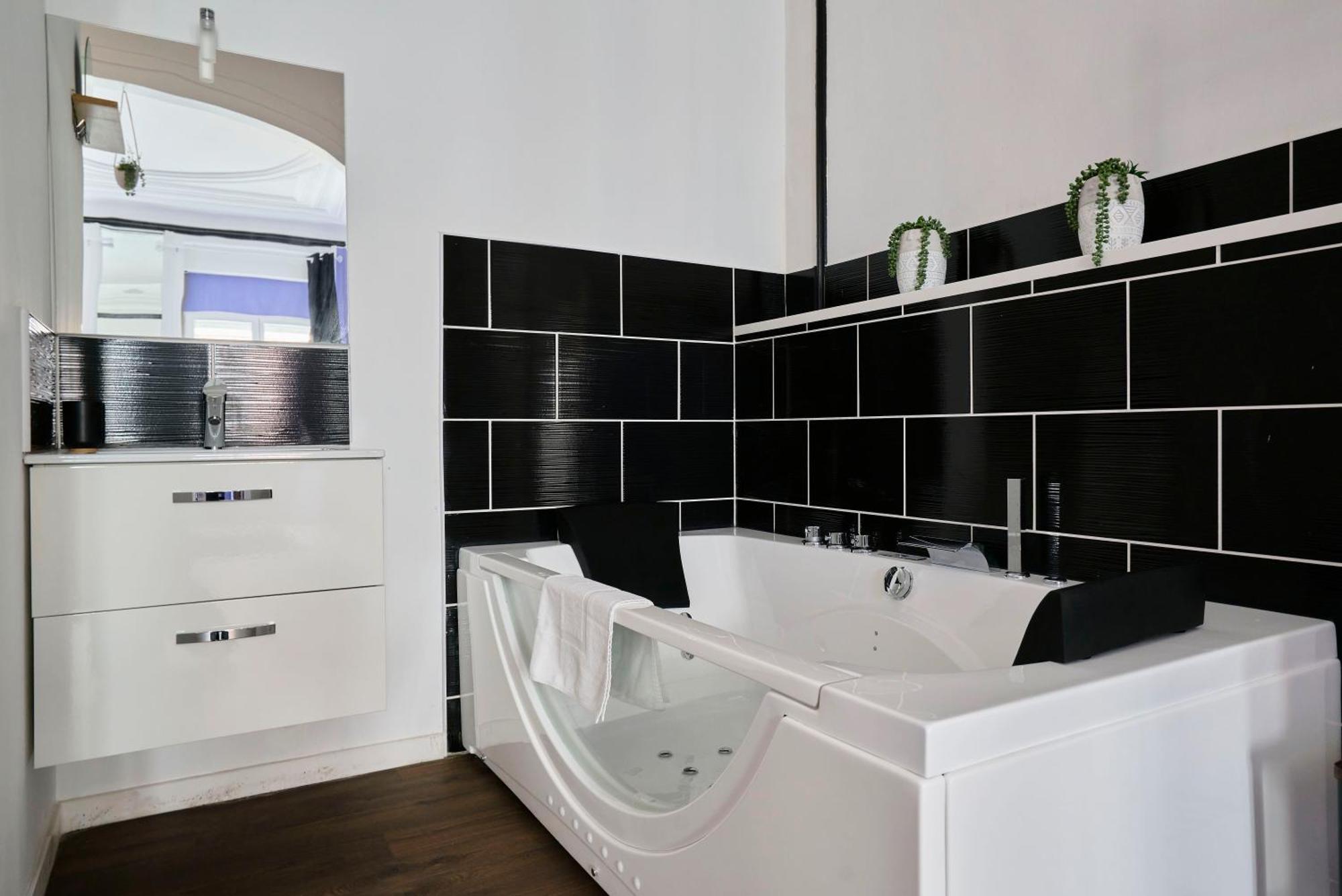 Ng Prestige - Lille L Roubaix Trichon - Balneo - Netflix - Wifi Apartment Exterior photo